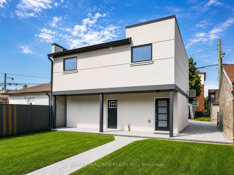 Laneway - 230 Boon Avenue