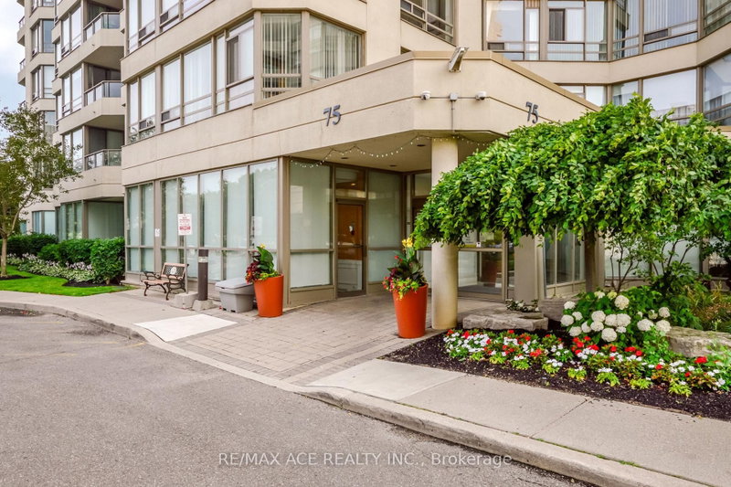 75 King St E #201, Mississauga, Ontario