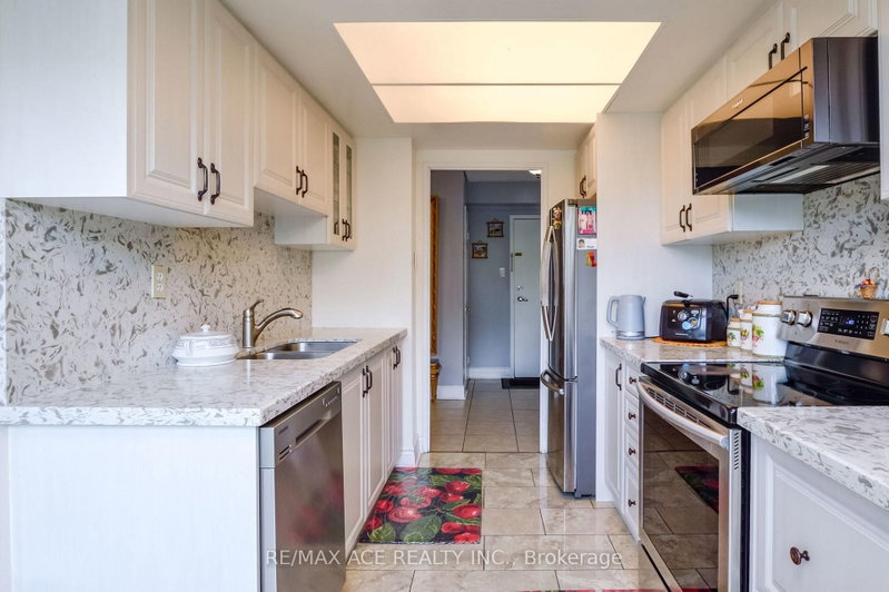 75 King Mississauga,ON L5A 4G5 — Photo 15
