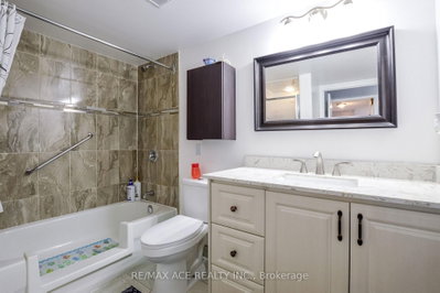 75 King Mississauga,ON L5A 4G5 — Photo 21