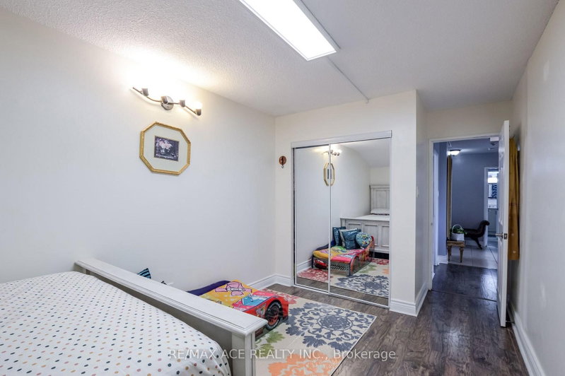 75 King Mississauga,ON L5A 4G5 — Photo 24