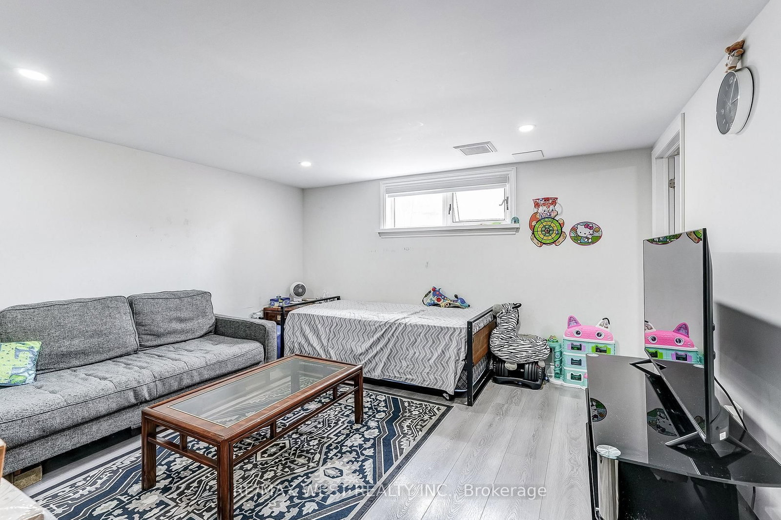 19 Archway Crescent • Toronto, ON photo 24