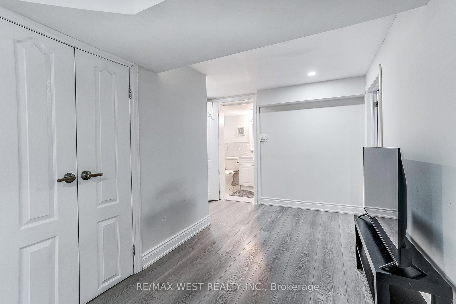 19 Archway Crescent • Toronto, ON photo 42