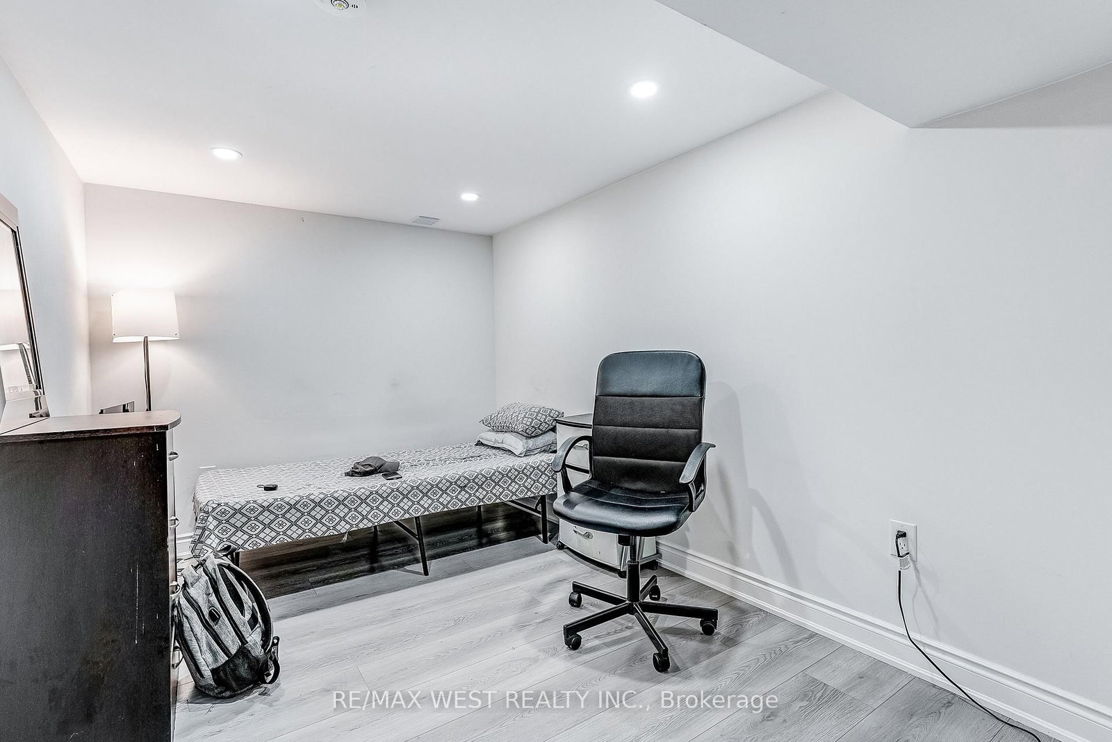19 Archway Crescent • Toronto, ON photo 43