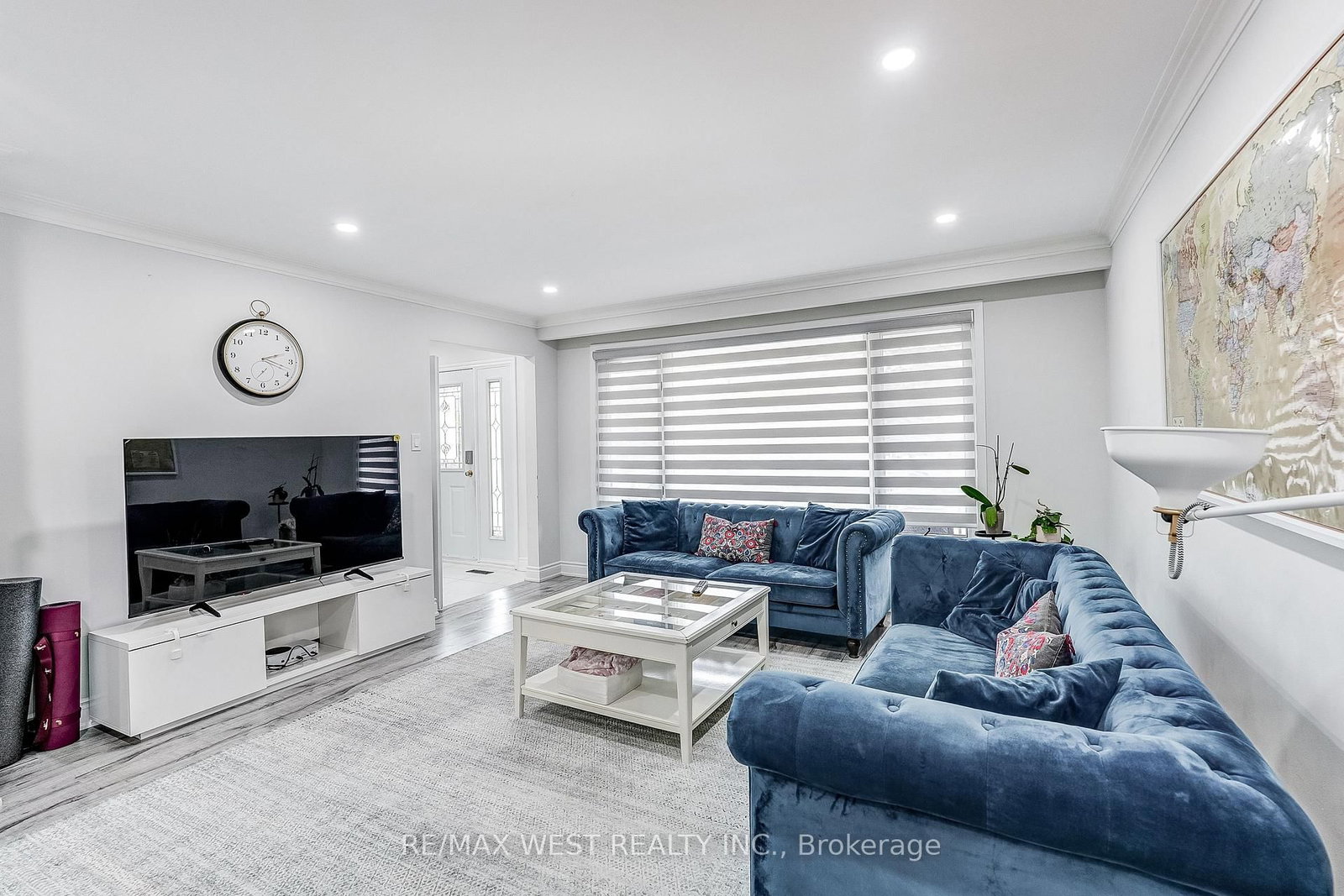 19 Archway Crescent • Toronto, ON photo 5