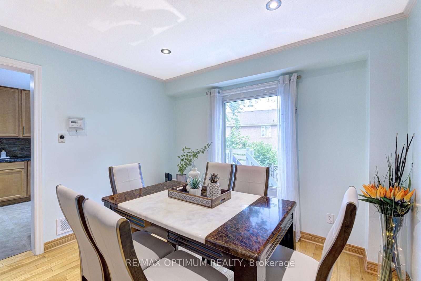 28 Stalbridge Avenue • Brampton, ON photo 12