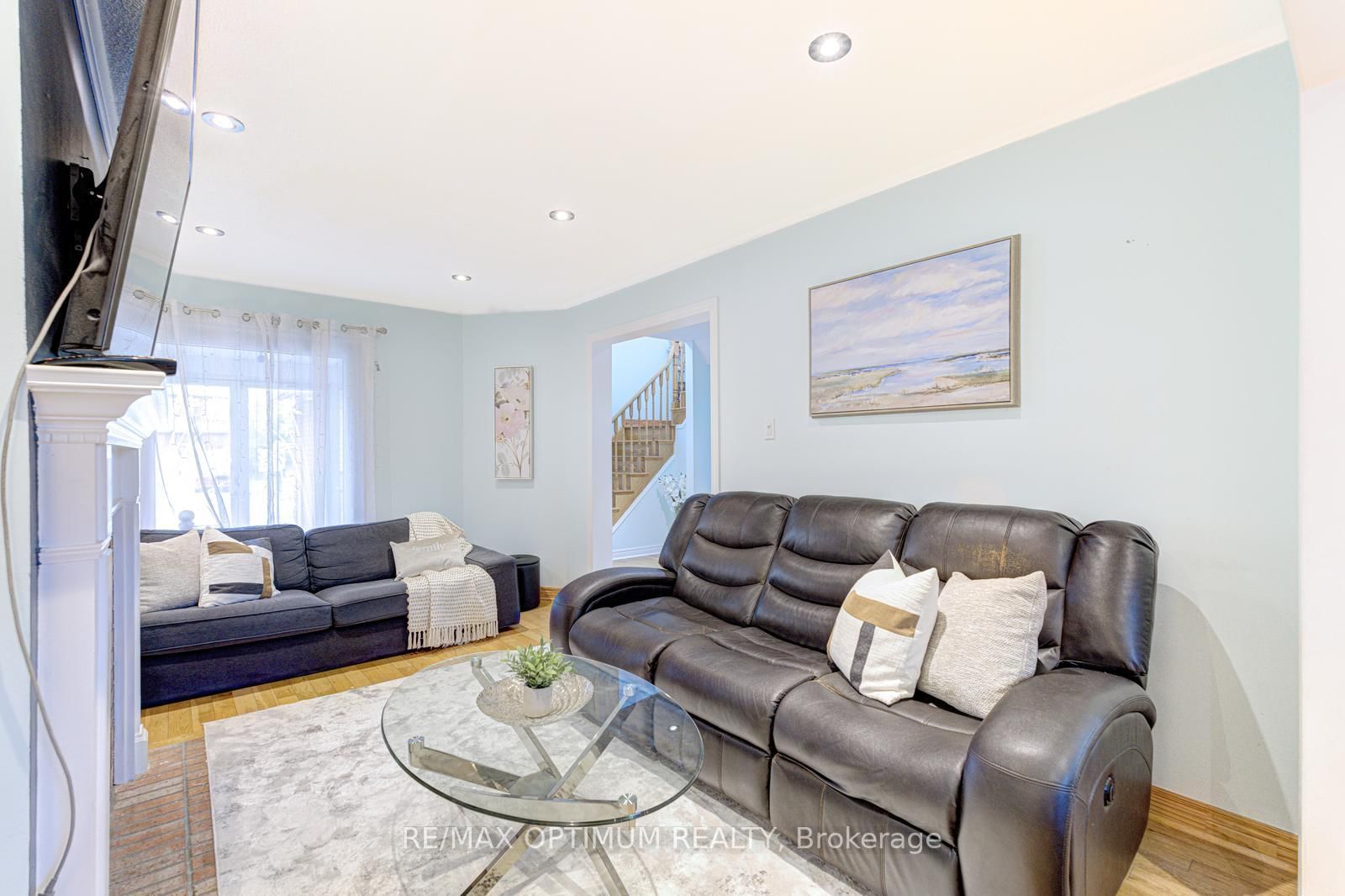 28 Stalbridge Avenue • Brampton, ON photo 9