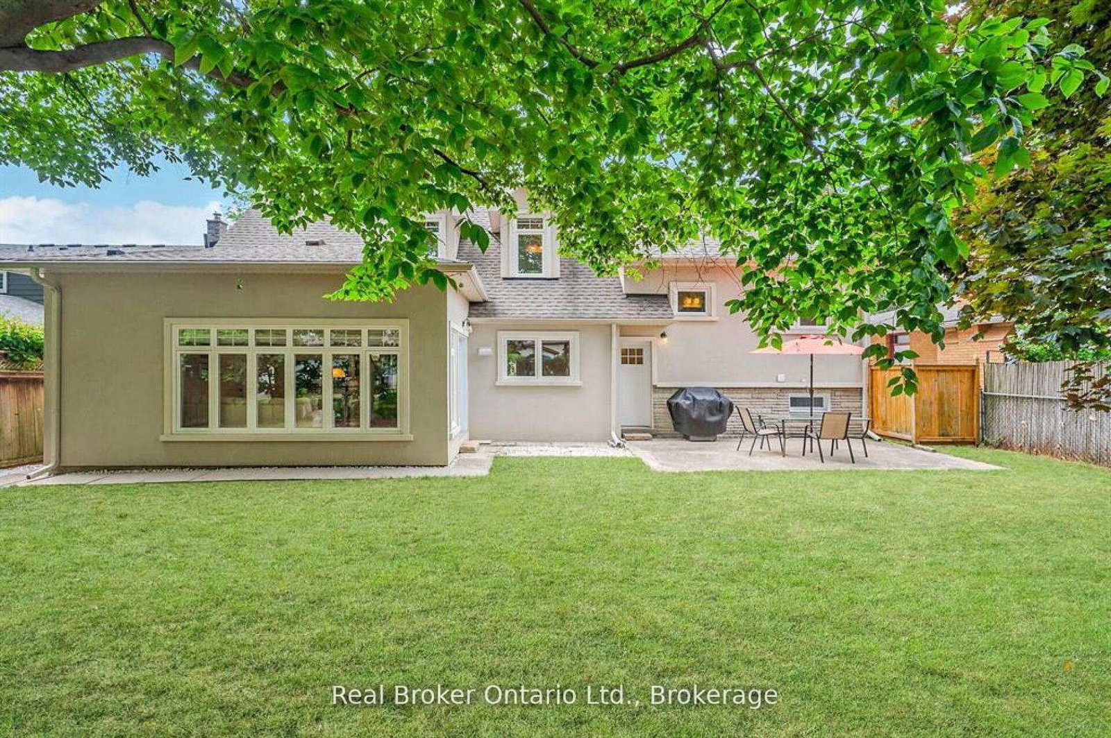 285 Surrey Drive • Oakville, ON photo 38