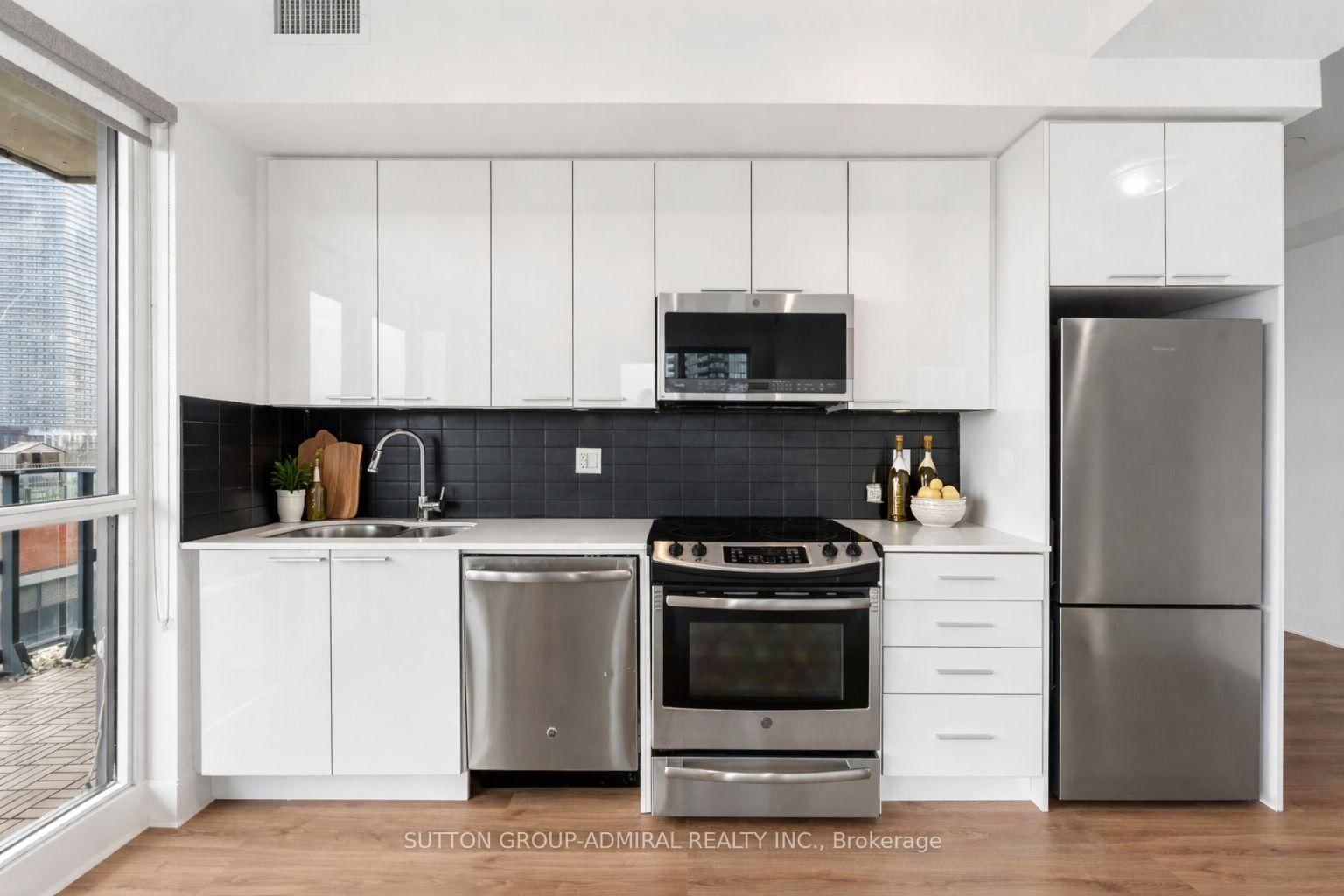 625-10 Park Lawn Road, Toronto, ON, photo 3