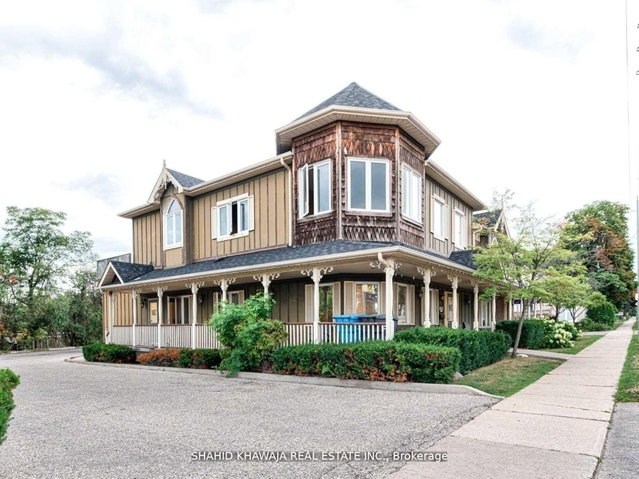 C - 370 Queen Street S