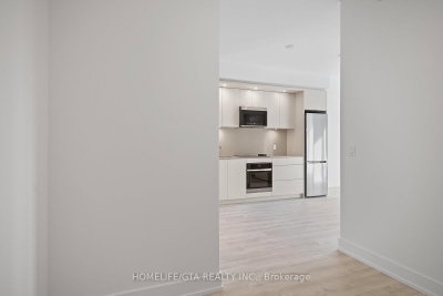 Unit 908 — 60 Central Park Roadway — more photos
