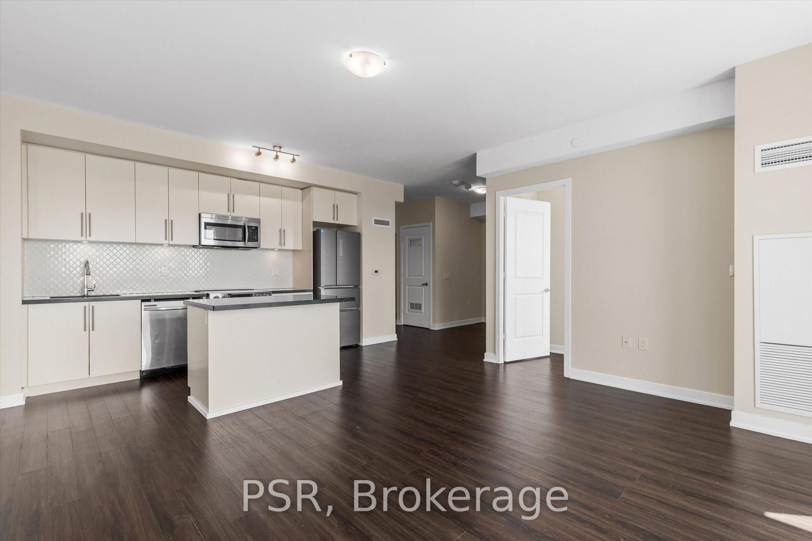 4699 Glen Erin Drive • #407 • Mississauga, ON photo 3
