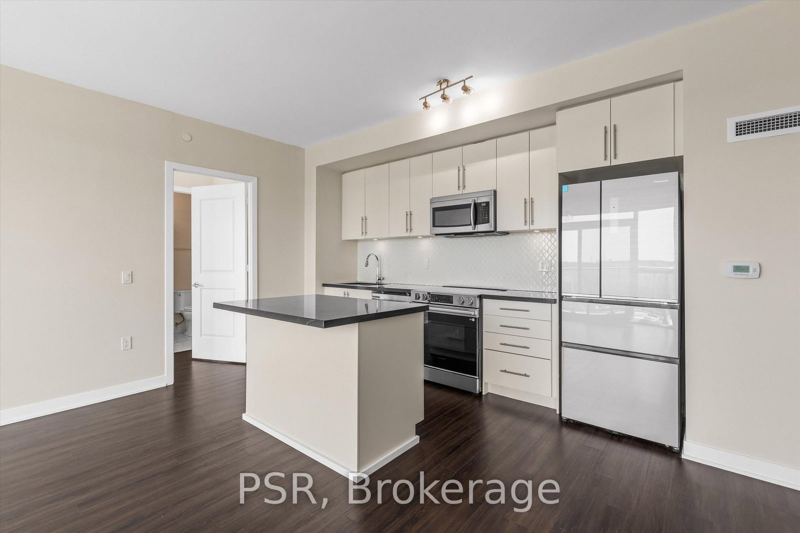 4699 Glen Erin Drive • #407 • Mississauga, ON photo 4