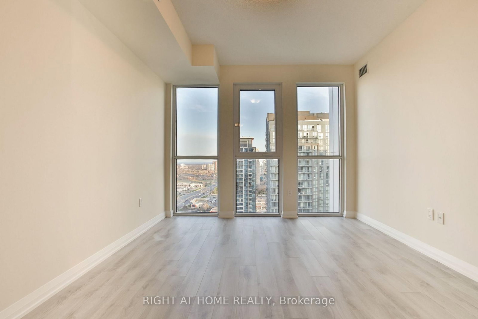 35 WATERGARDEN Drive • #2014 • Mississauga, ON photo 16
