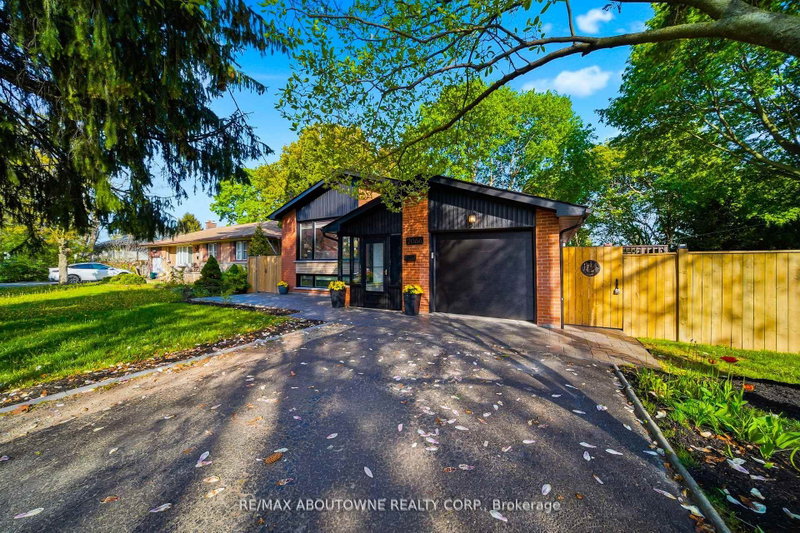 2066 Rebecca Street, Oakville