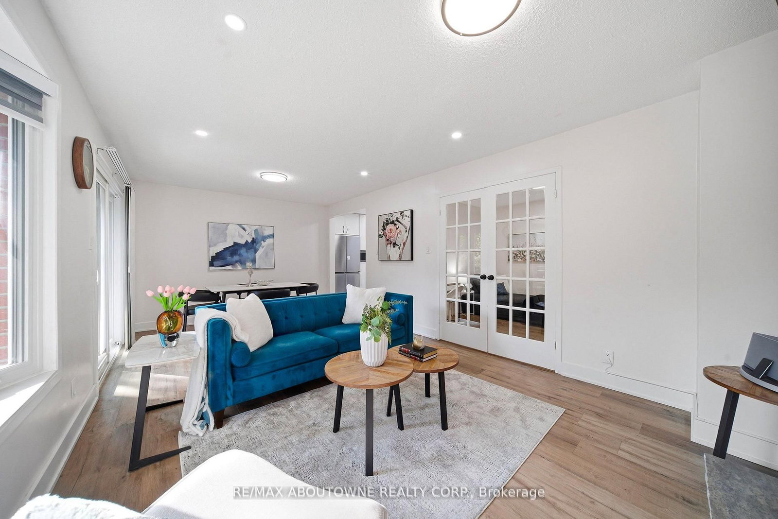 2066 Rebecca Street • Oakville, ON photo 16