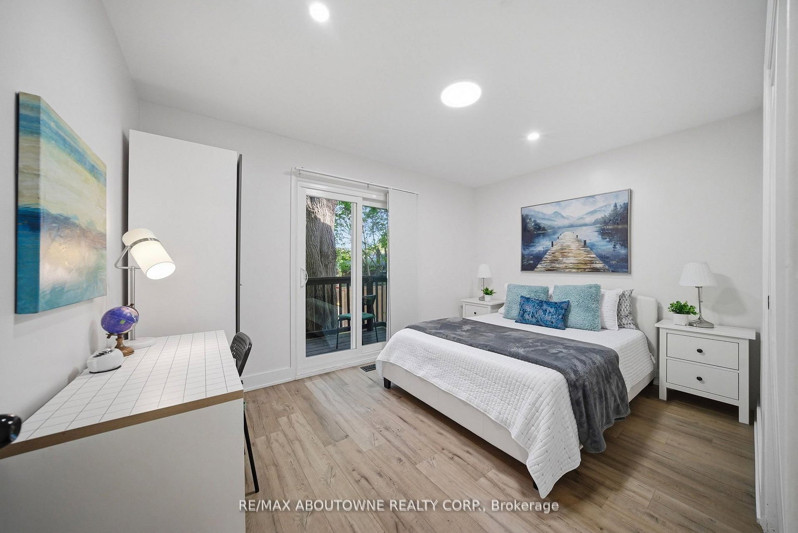 2066 Rebecca Street • Oakville, ON photo 22