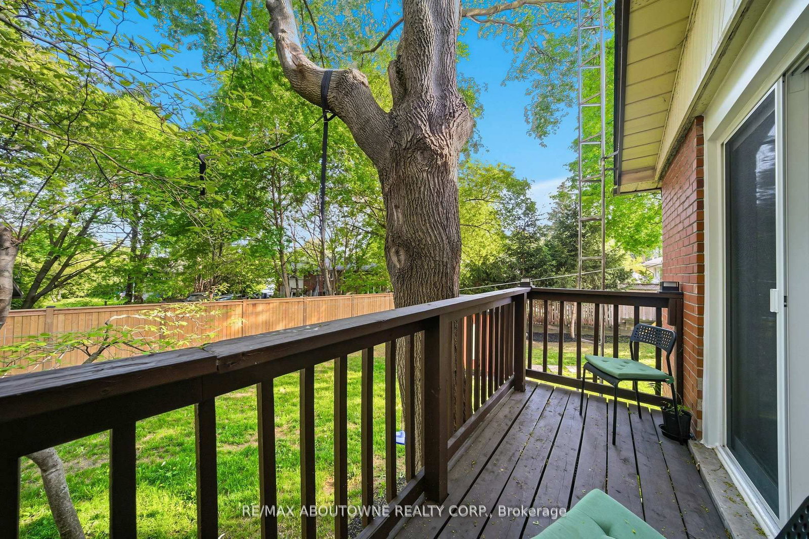 2066 Rebecca Street • Oakville, ON photo 23