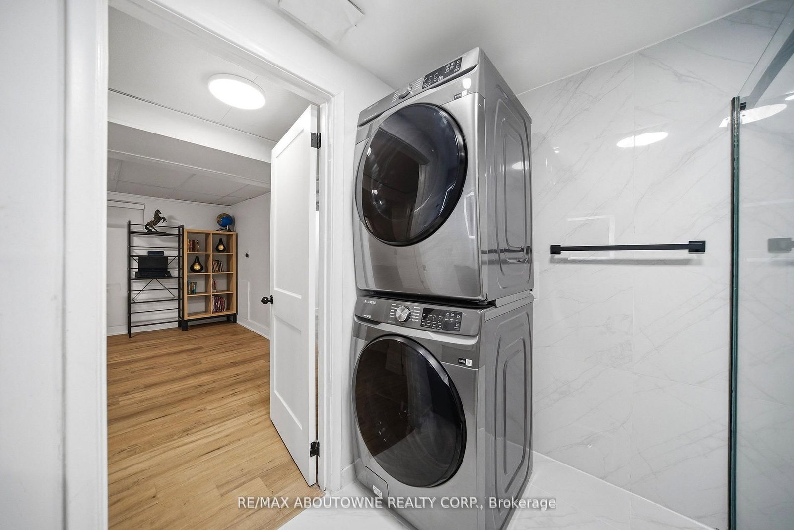 2066 Rebecca Street • Oakville, ON photo 32