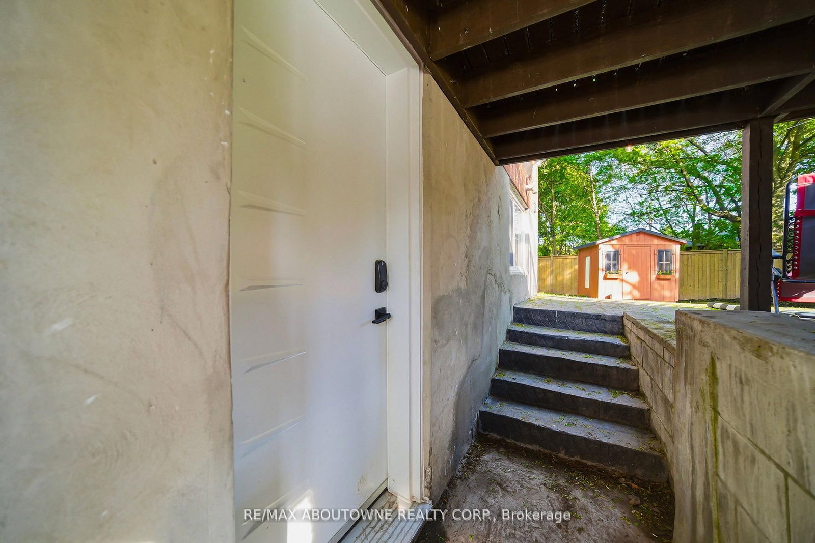 2066 Rebecca Street • Oakville, ON photo 36