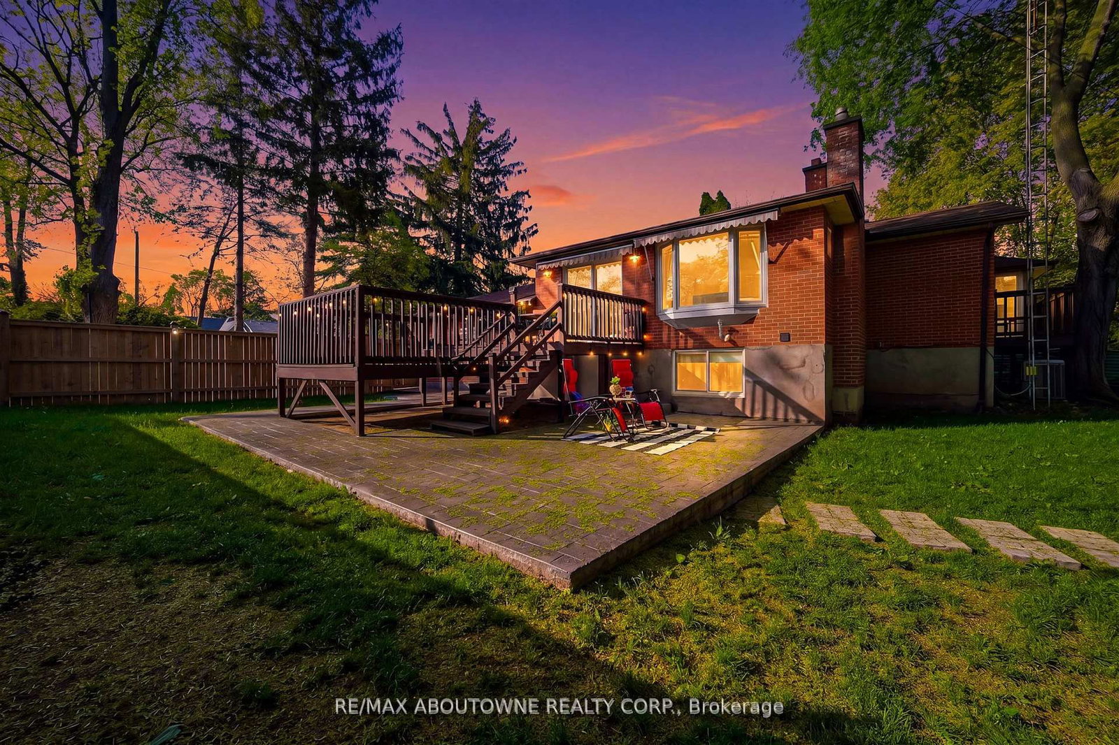 2066 Rebecca Street • Oakville, ON photo 39