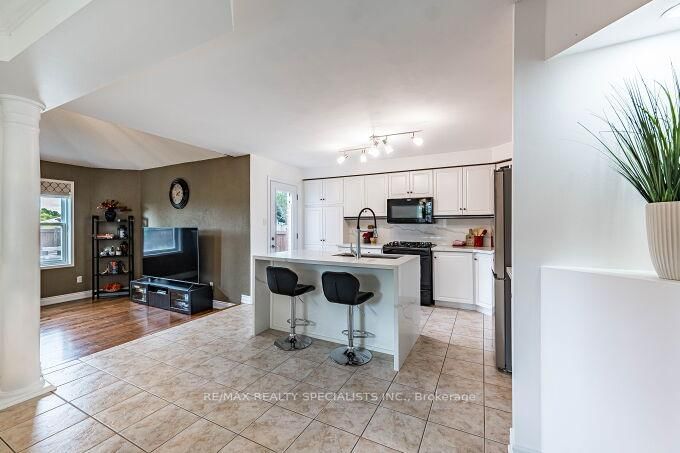 7389 Banffshire Court • Mississauga, ON photo 8