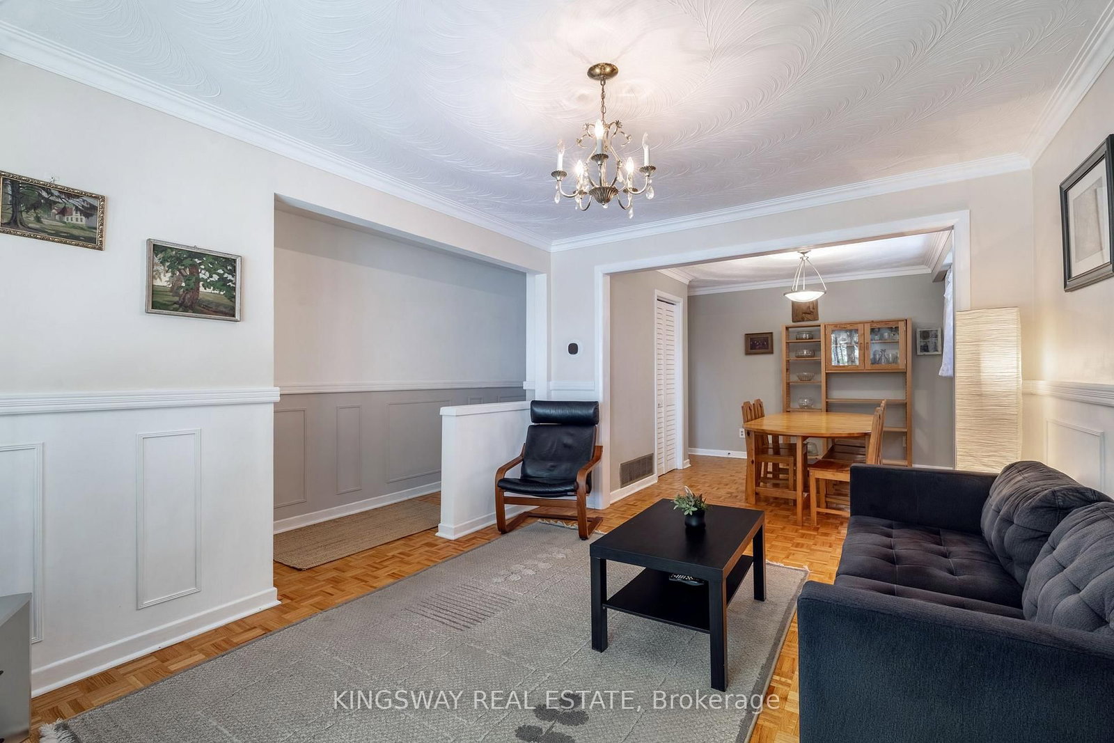 121 Lake Crescent • Toronto, ON photo 6