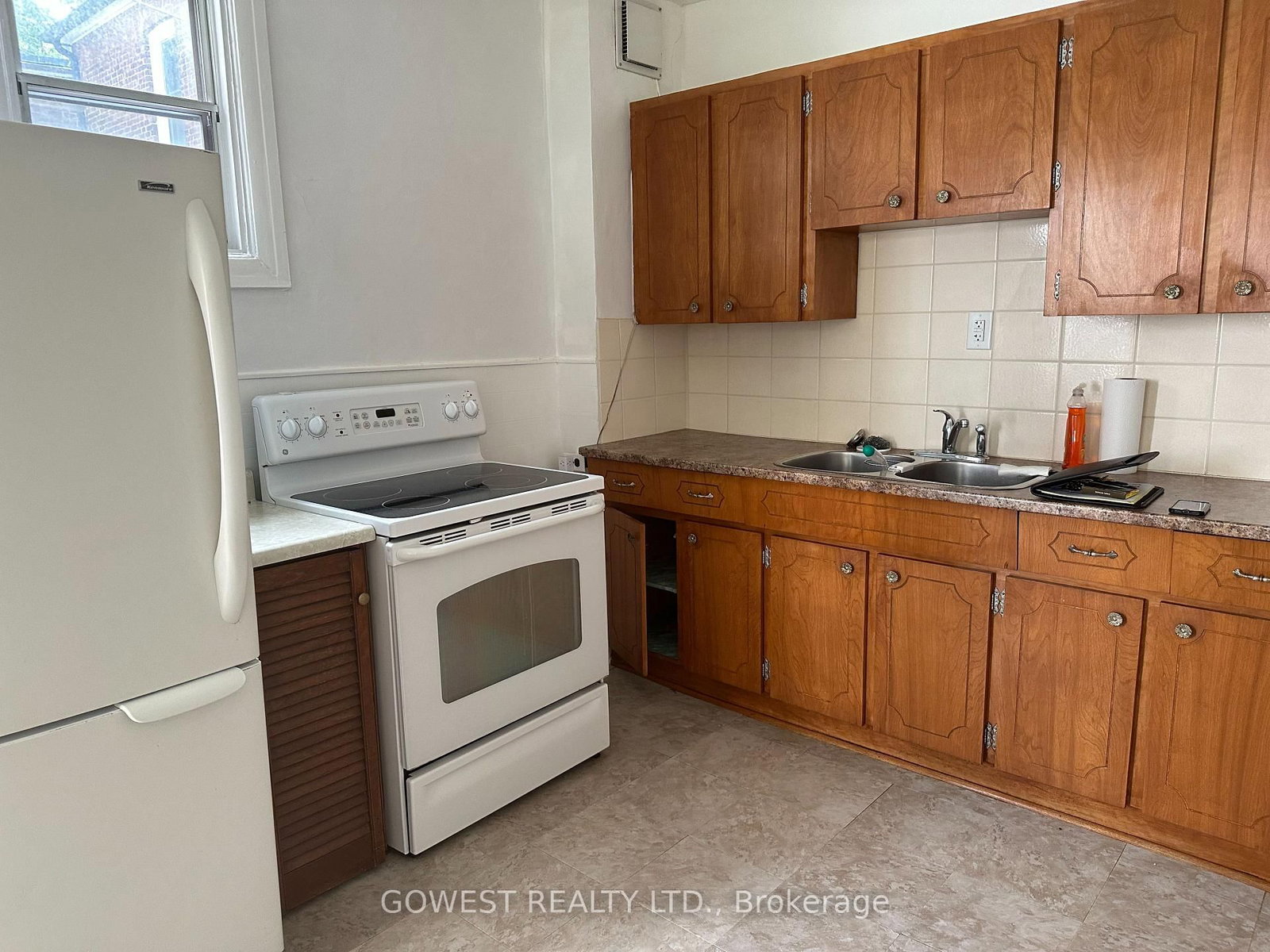 30 Grenadier Road • Toronto, ON photo 9