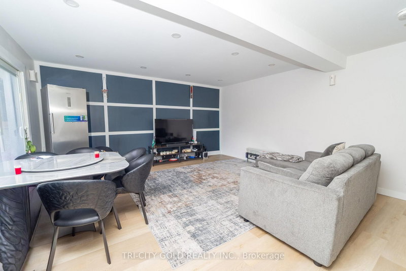3 Holmstead Court
