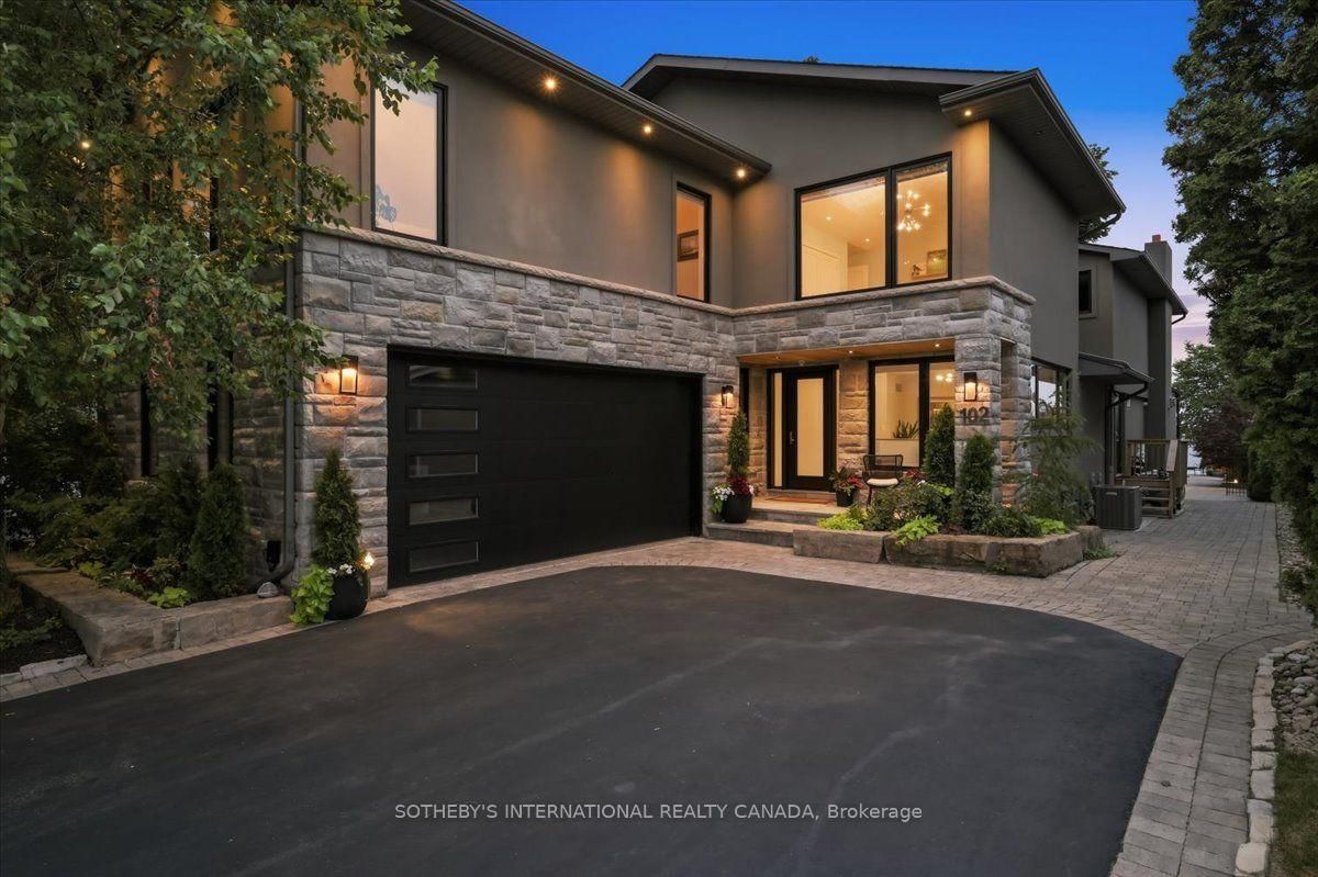 102 Cumberland Drive • Mississauga, ON photo 2