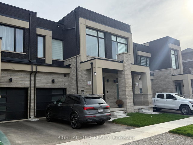 1187 Dartmouth Crescent