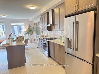 1187 Dartmouth Crescent — more photos