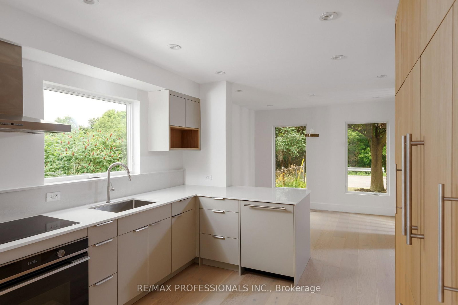 19 Arnold Avenue • Toronto, ON photo 8