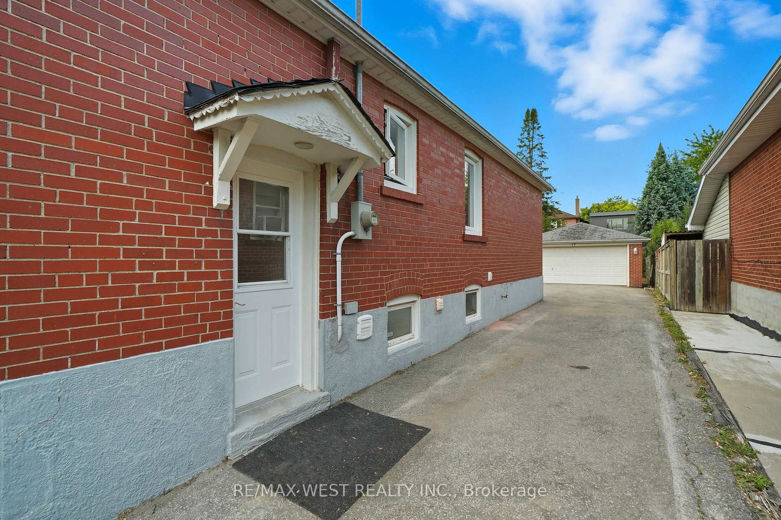 38 Feltham Avenue • Toronto, ON photo 39