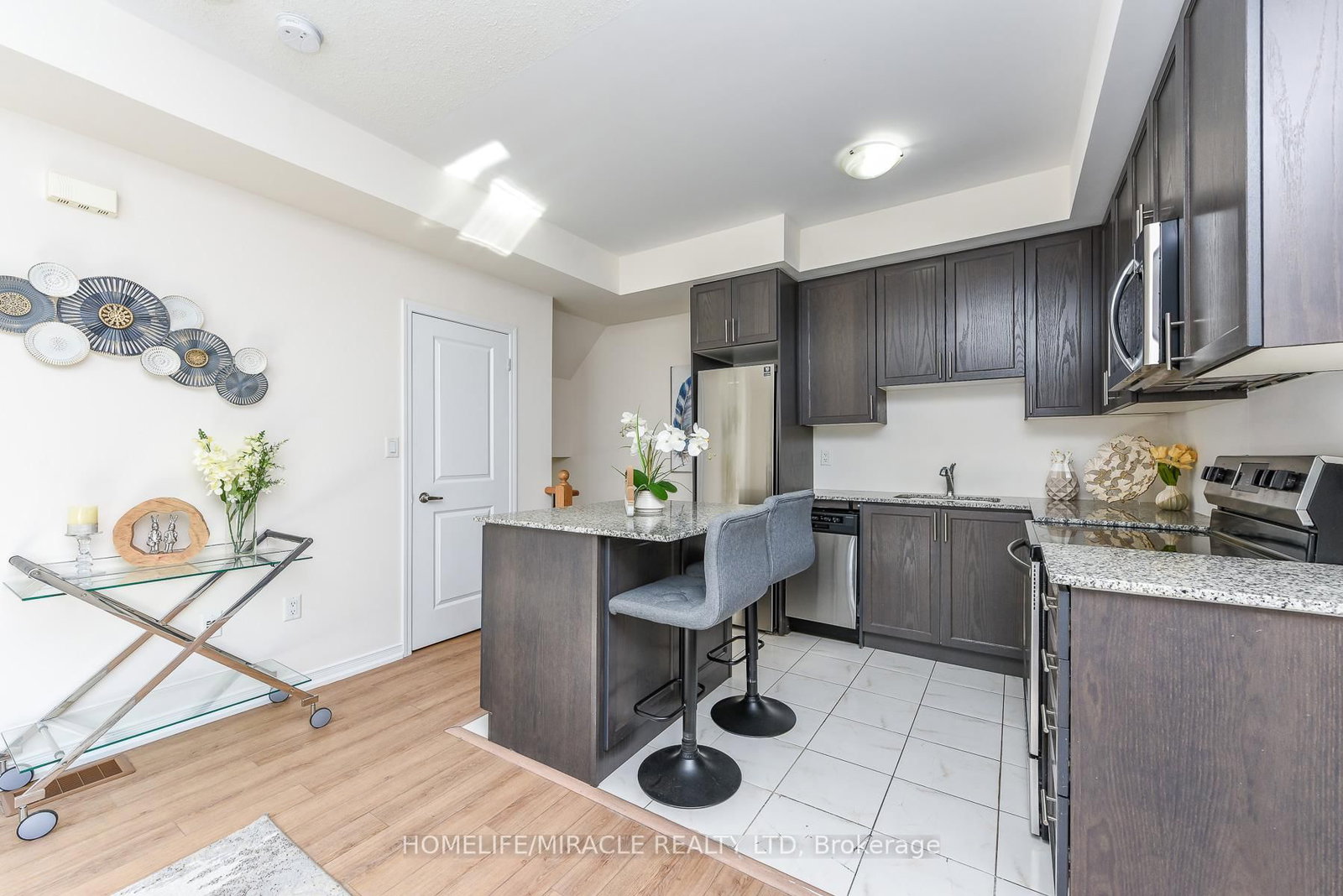 32 Fieldway Road • #122 • Toronto, ON photo 17