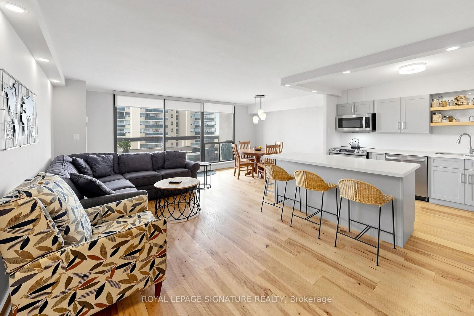 1505-100 Quebec Avenue, Toronto, ON, photo 2