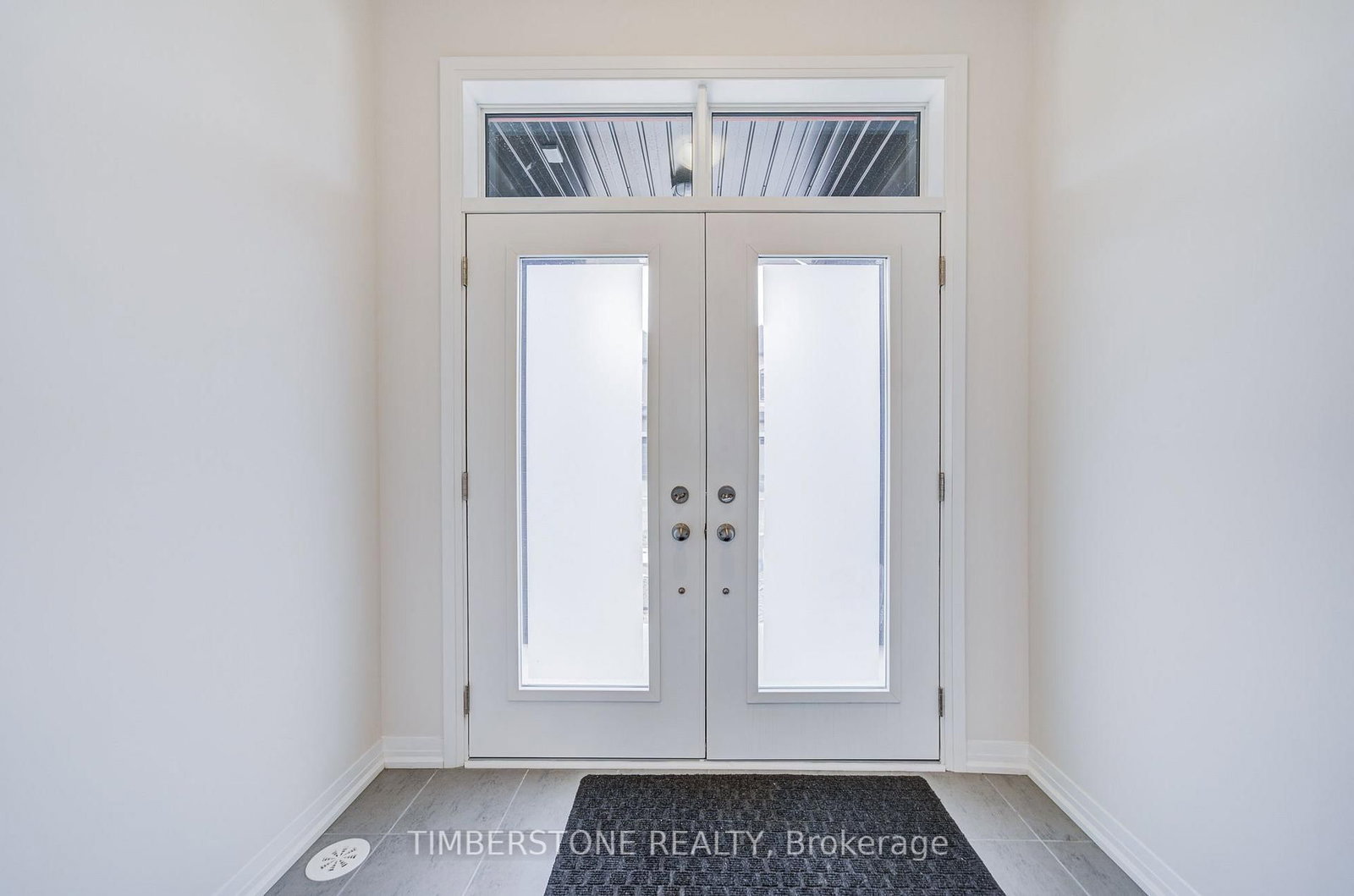 108 Arnold Circle • Brampton, ON photo 3