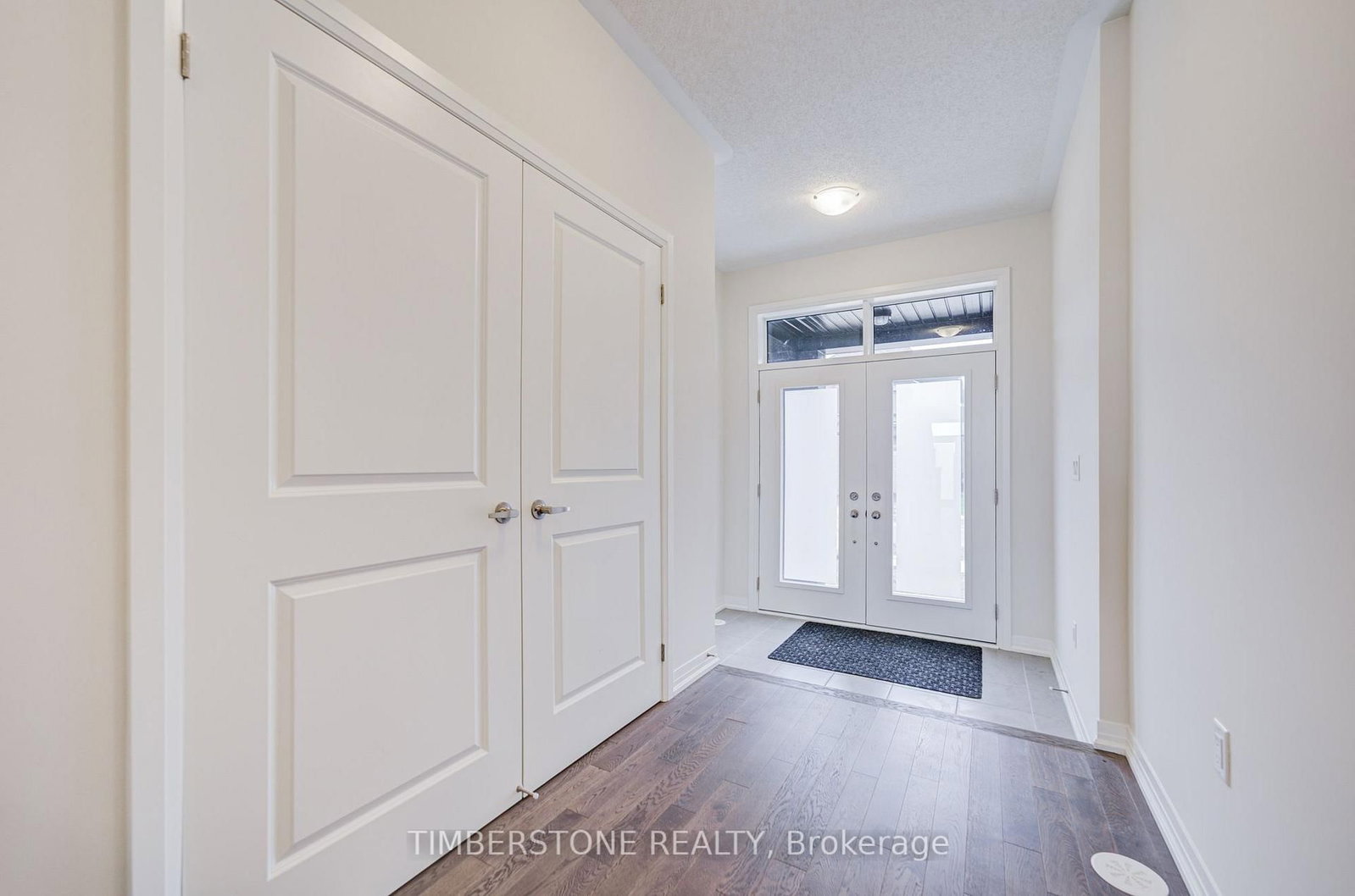 108 Arnold Circle • Brampton, ON photo 4
