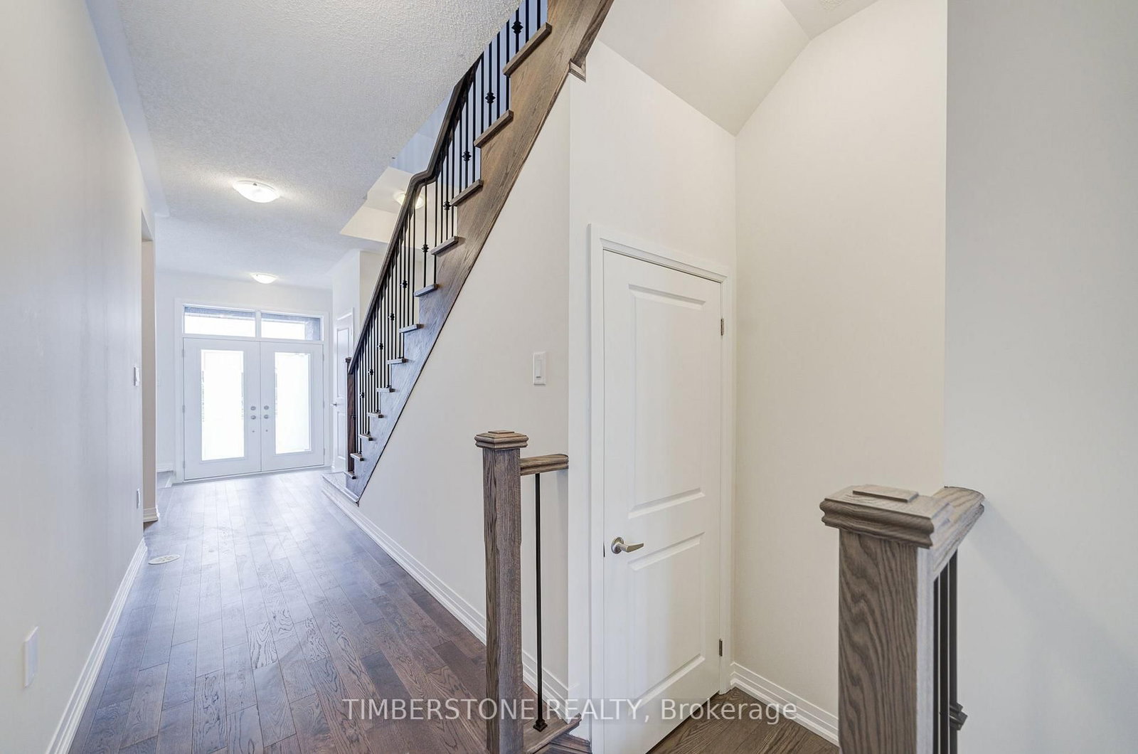 108 Arnold Circle • Brampton, ON photo 6