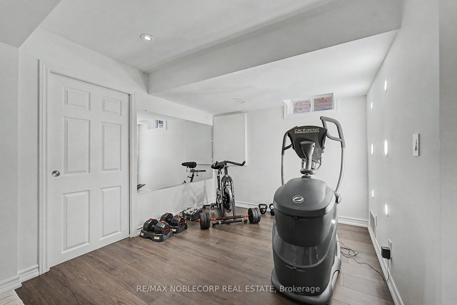 68 Meadowglen Boulevard • Halton Hills, ON photo 29