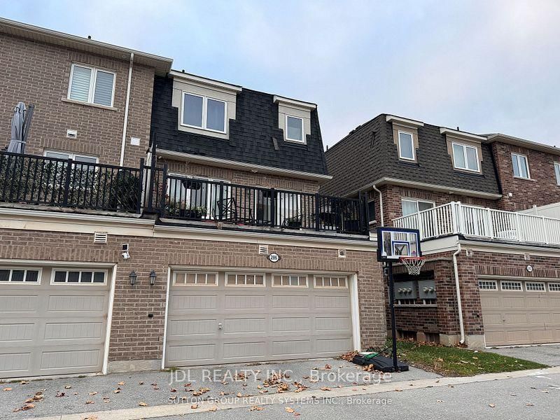 286 Ellen Davidson Drive • Oakville, ON photo 4