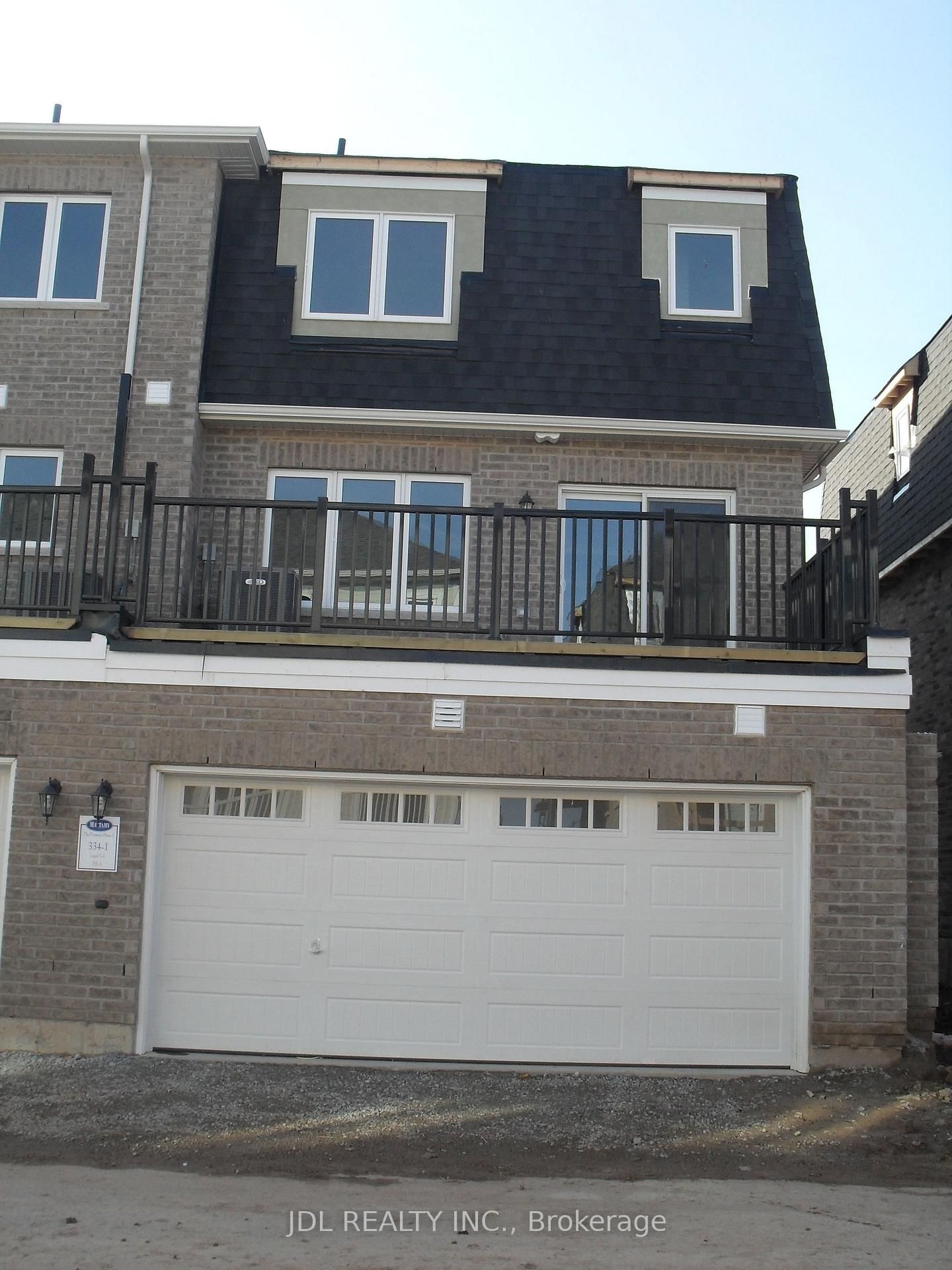 286 Ellen Davidson Drive • Oakville, ON photo 5