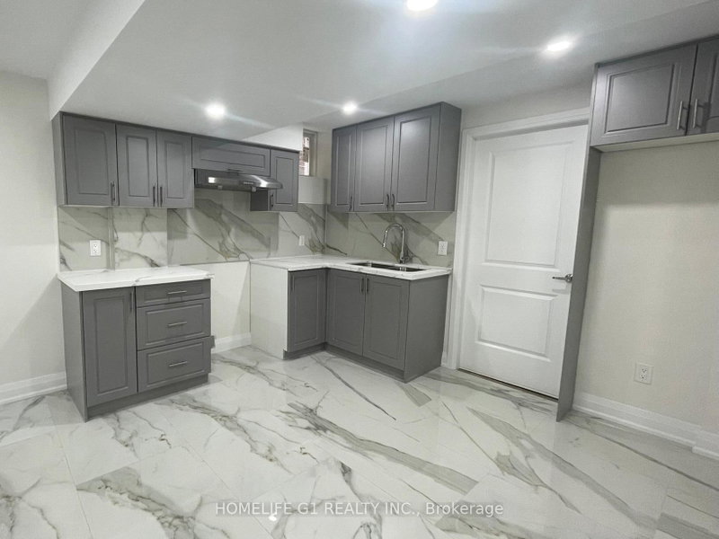 65 Lola Crescent