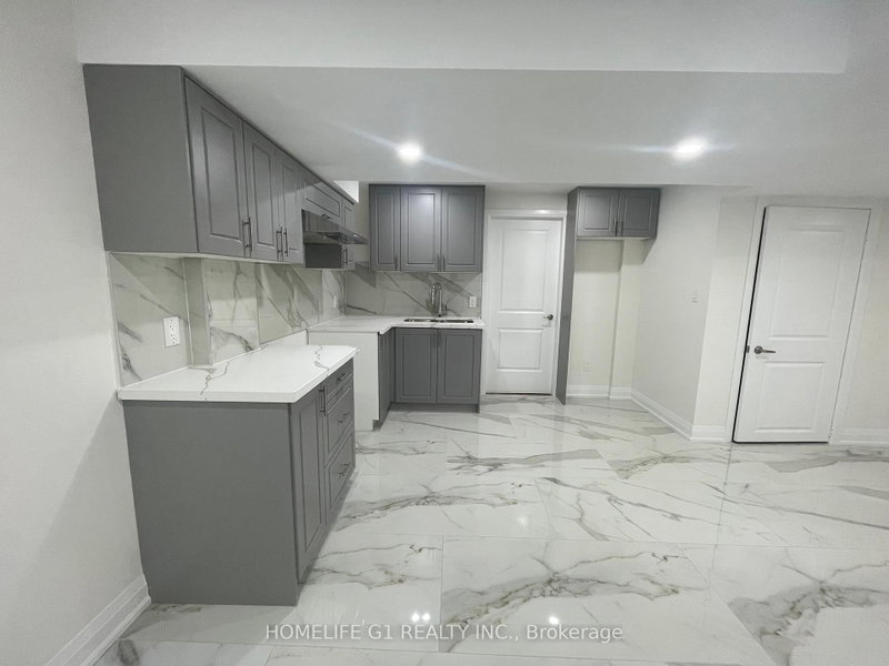 65 Lola Crescent