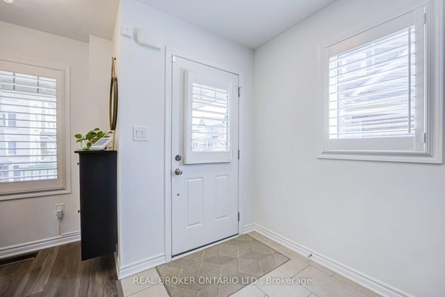 1178 Duignan Crescent