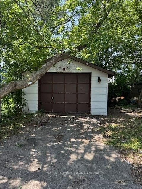 Detached House for sale at 74 Sixteenth Street, Toronto, Ontario, M8V 3K1 - New Toronto - MLS: W13591908