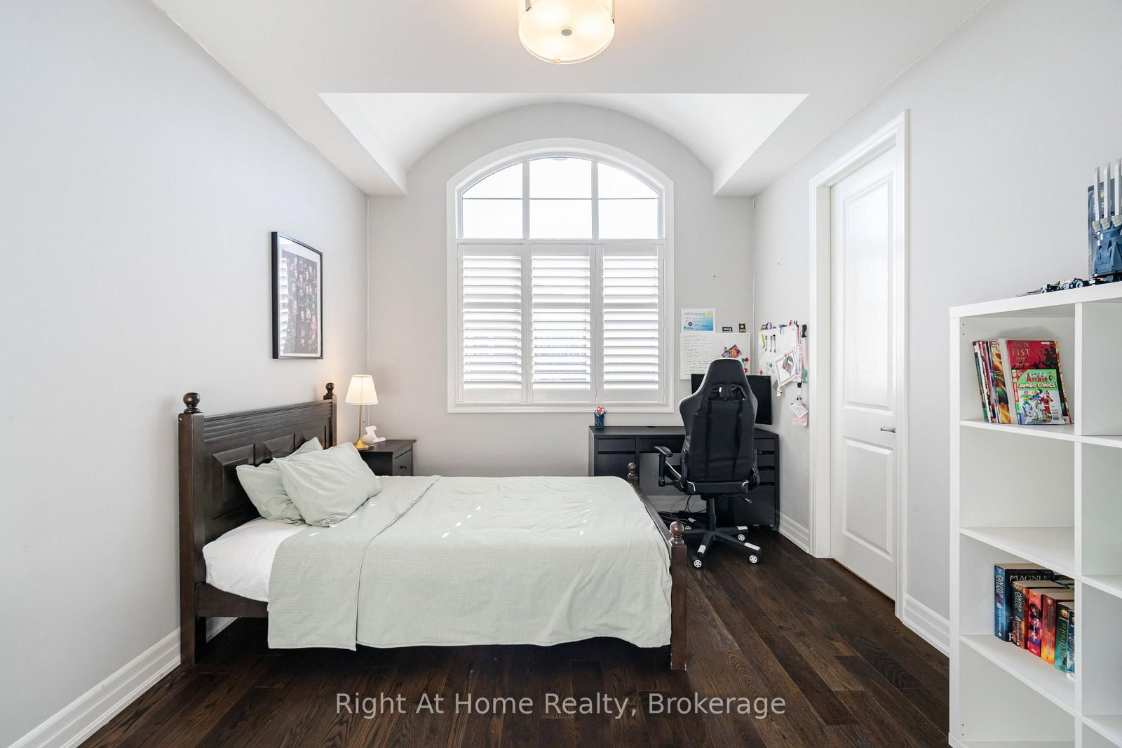 3318 Charles Biggar Drive • Oakville, ON photo 37