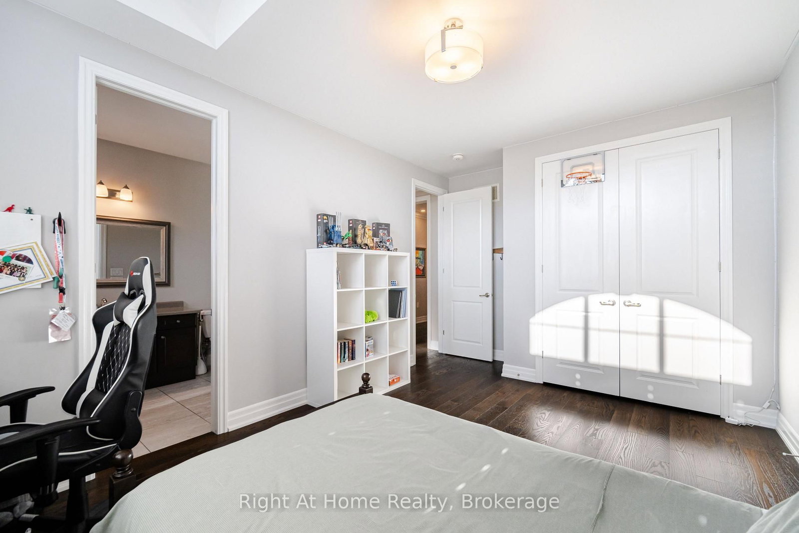 3318 Charles Biggar Drive • Oakville, ON photo 39
