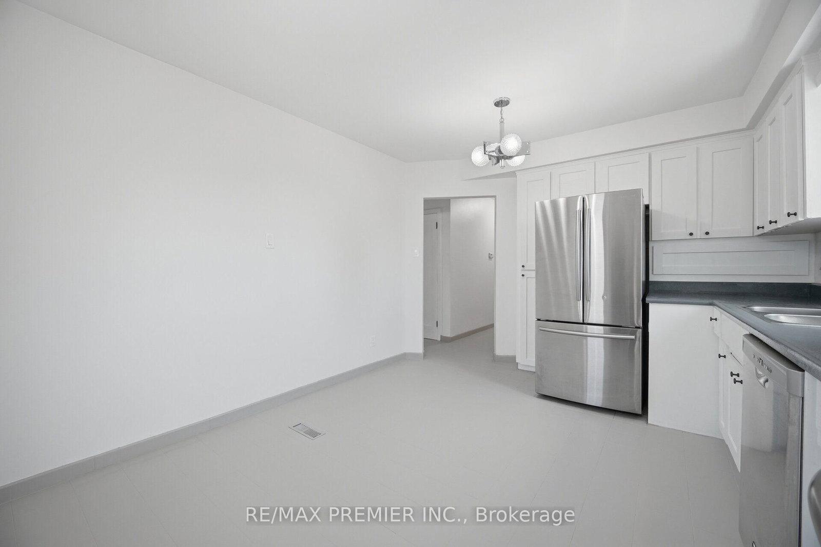295 Falstaff Avenue • Toronto, ON photo 12