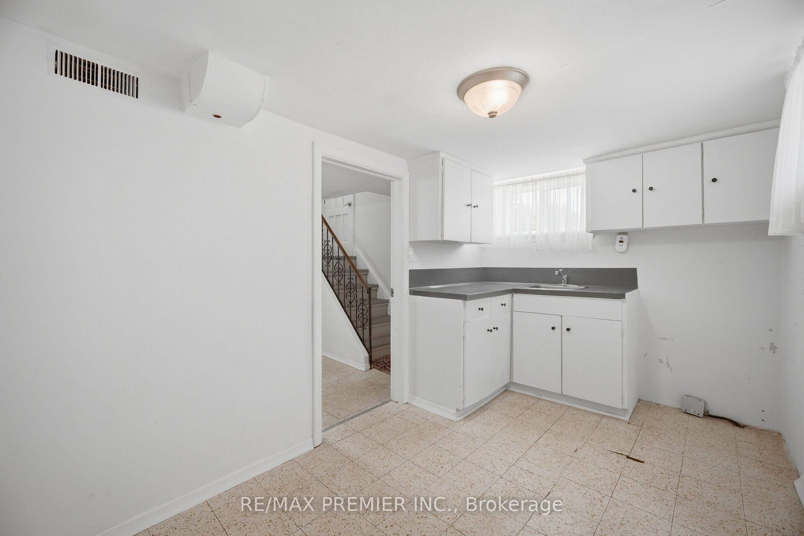 295 Falstaff Avenue • Toronto, ON photo 23